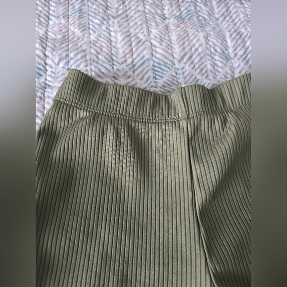 H&M Green Pants - Picture 2 of 4